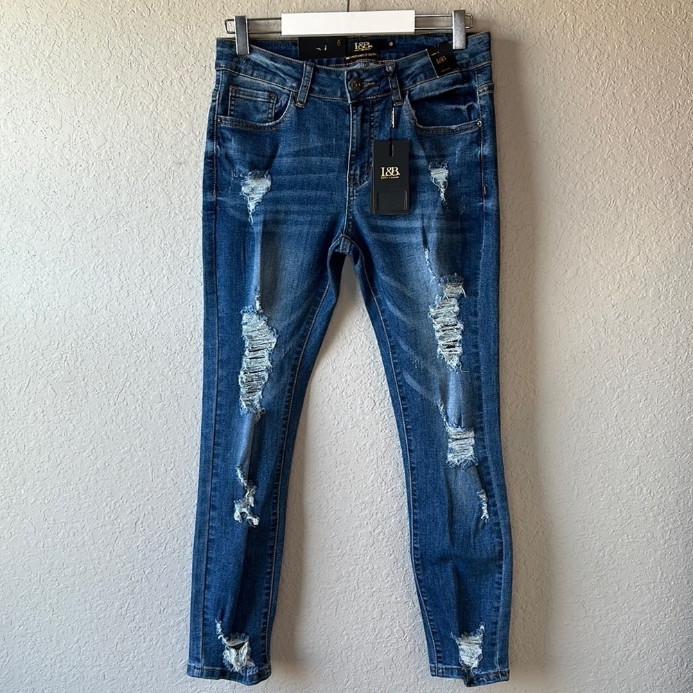 NWT Lucky and Blessed Mid Rise Ankle Distressed‎ Skinny Jeans Size 6